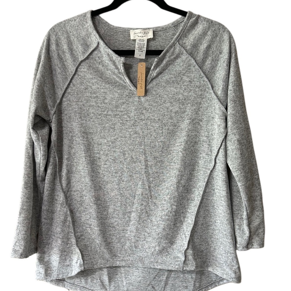 Anthropology Lavender Field Heather Gray Women's Long Sleeve V Neck Shirt